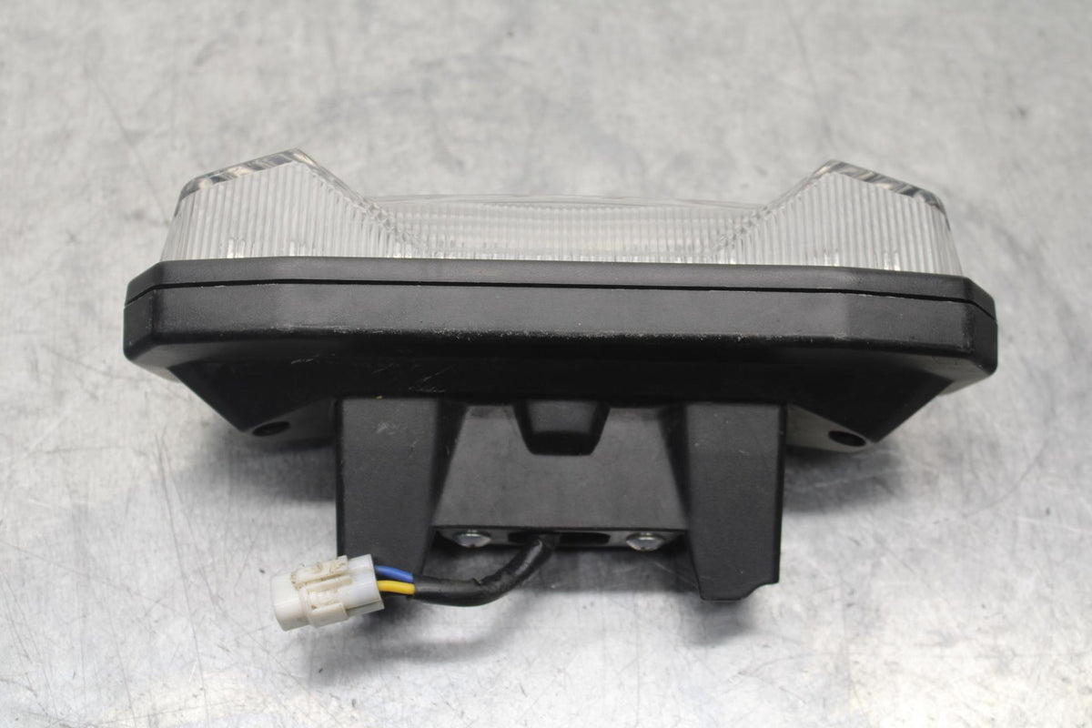 2014 Yamaha FZ09 REAR TAIL TAILLIGHT BACK BRAKE LIGHT 1RC-84700-00-00 BB81