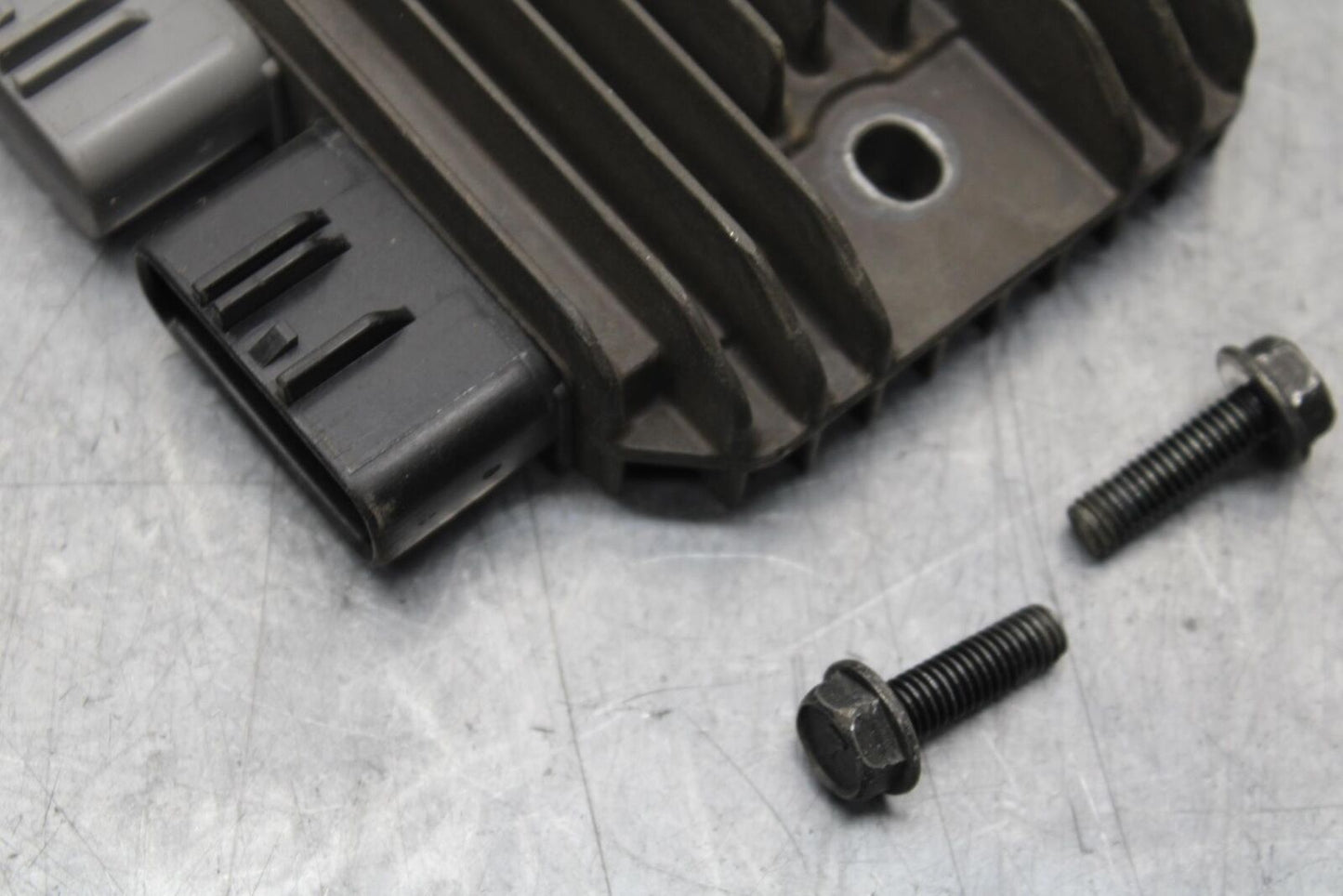 2011 Kawasaki Ninja ZX6R ZX600R RECTIFIER VOLTAGE REGULATOR 21066-0731 BB587