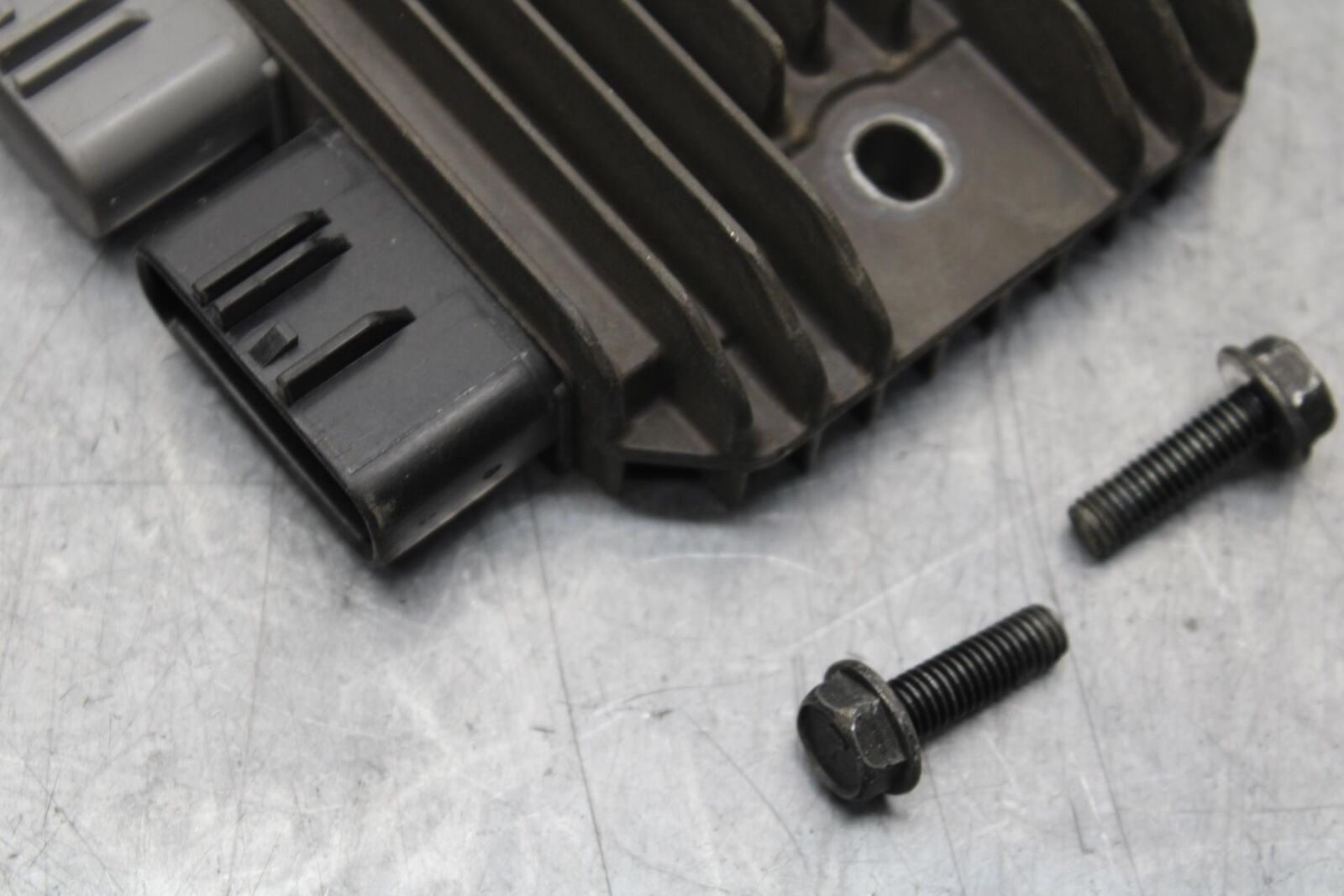 2011 Kawasaki Ninja ZX6R ZX600R RECTIFIER VOLTAGE REGULATOR 21066-0731 BB587