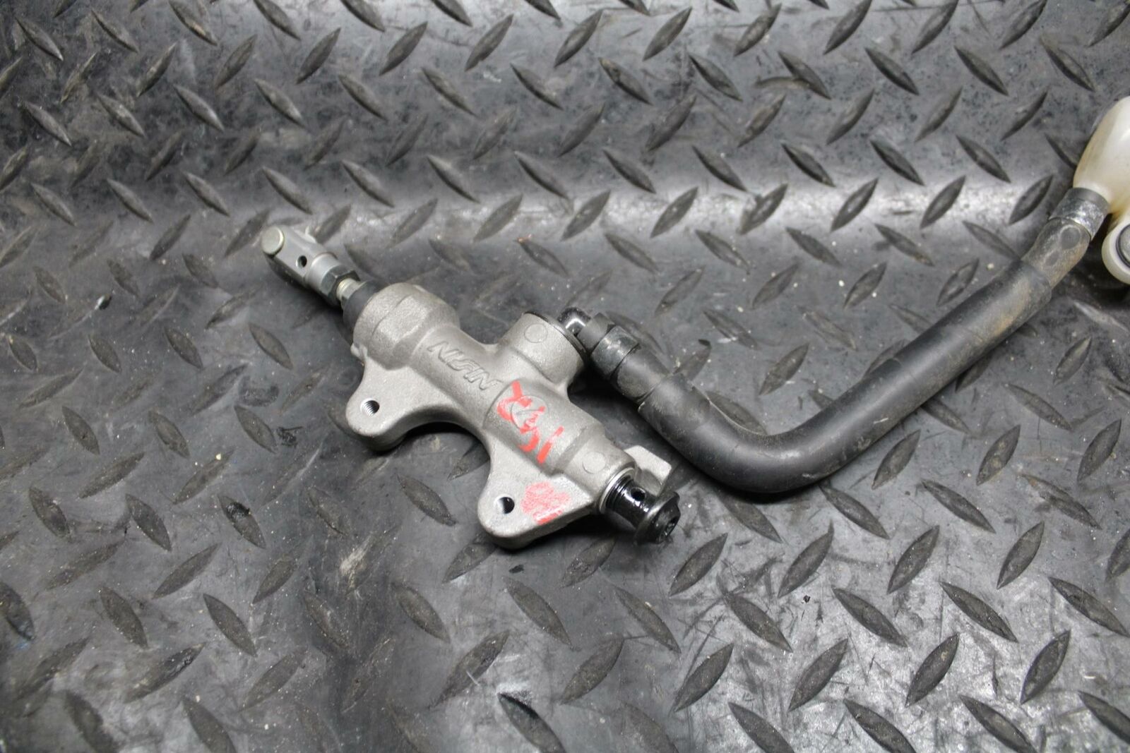 09-14 YAMAHA YZF R1 REAR BACK BRAKE MASTER CYLINDER W RESERVOIR BB192