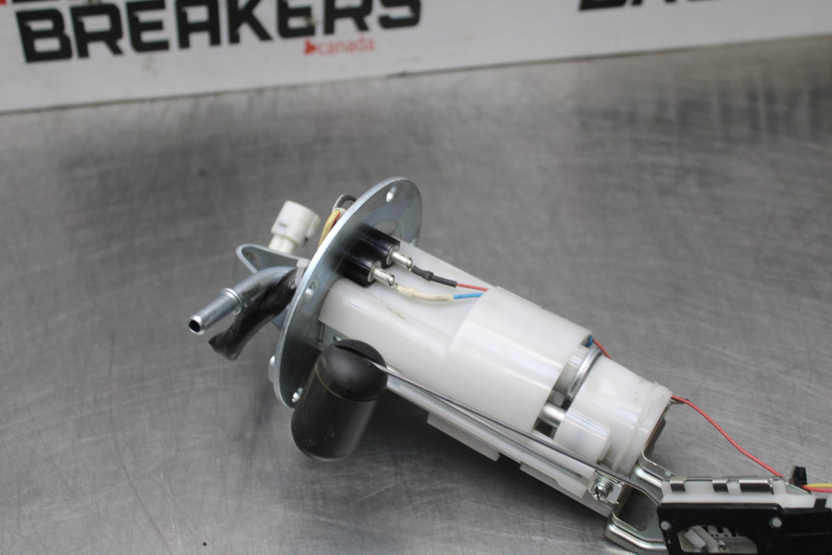 20-25 SUZUKI GSXR750 FUEL PUMP GAS PETROL SENDER UNIT BB810