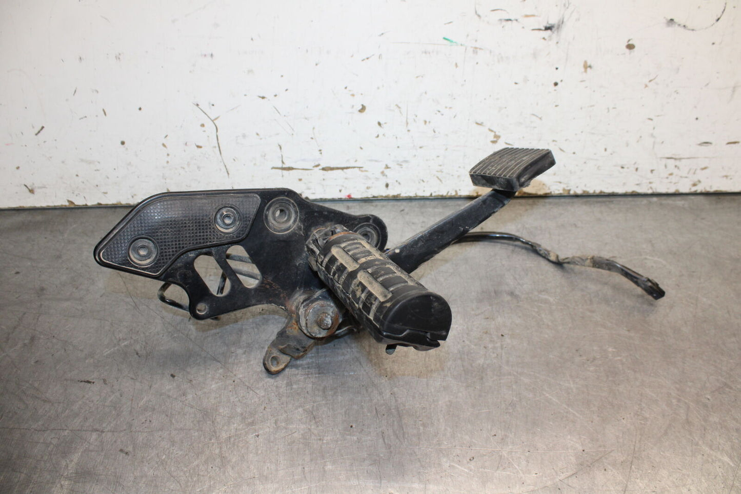 16-17 KAWASAKI VULCAN S 650 EN650 ABS RIGHT FRONT FOOT REST PEG STEP BB731