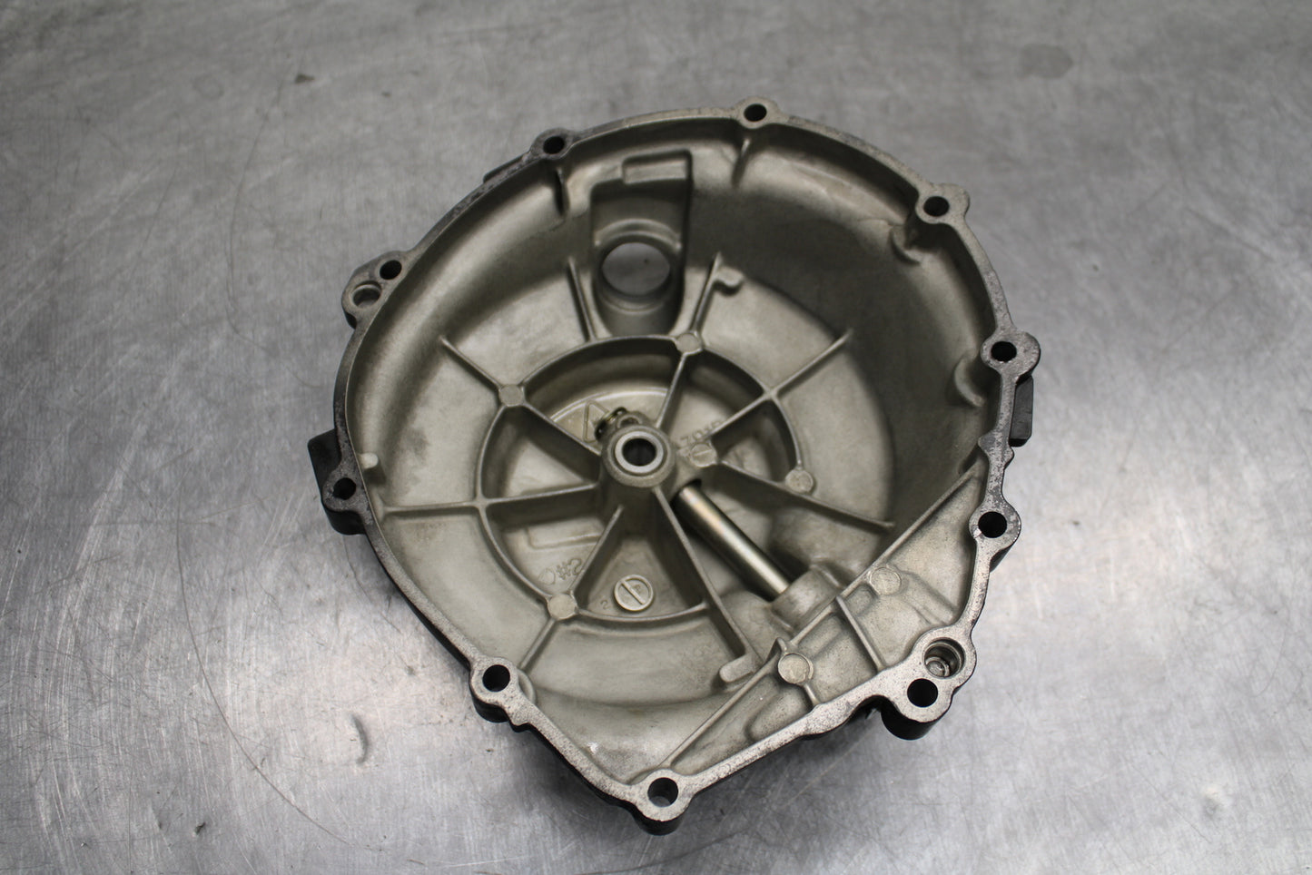 03-05 YAMAHA YZF R6  CLUTCH SIDE ENGINE MOTOR COVER BB132