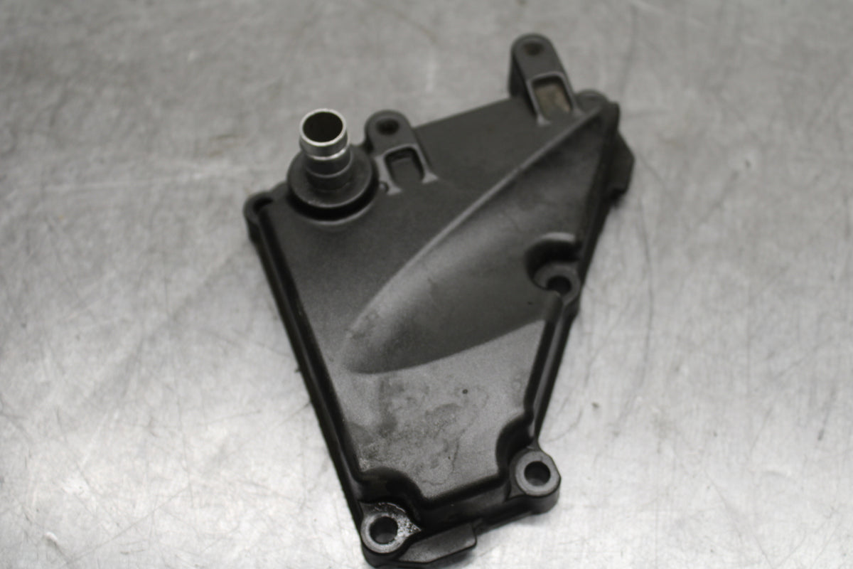 06 YAMAHA YZF R6 ENGINE MOTOR CRANK CASE VENT COVER BB716