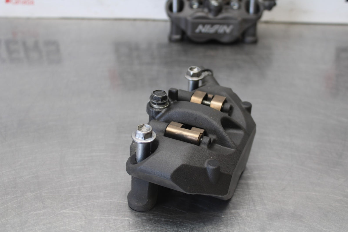 13-18 KAWASAKI NINJA ZX6R RIGHT LEFT FRONT BRAKE CALIPER SET PAIR CALIPERS BB908