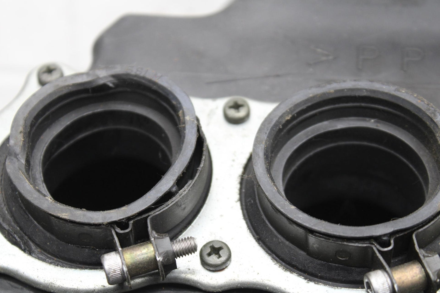 2007 Yamaha YZF R6S AIRBOX AIR INTAKE FILTER BOX 5SL-14411-00-00 BB594