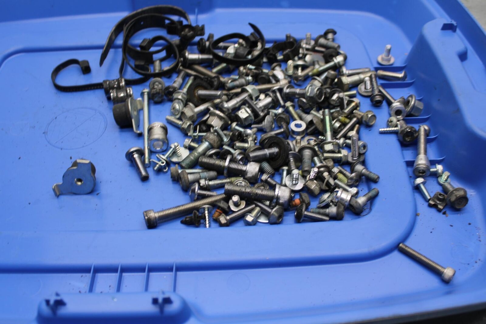 2012 Yamaha FZ8  MISC. MOUNTING BOLTS HARDWARE SCREWS BB550