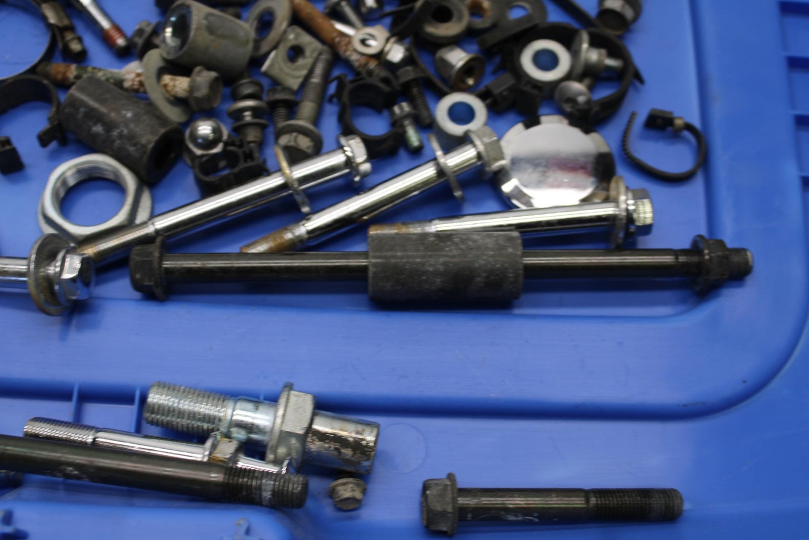 01-02 HONDA SHADOW SPIRIT 750 MISCELLANEOUS MOUNTING BOLTS HARDWARE MOTOR  BB632