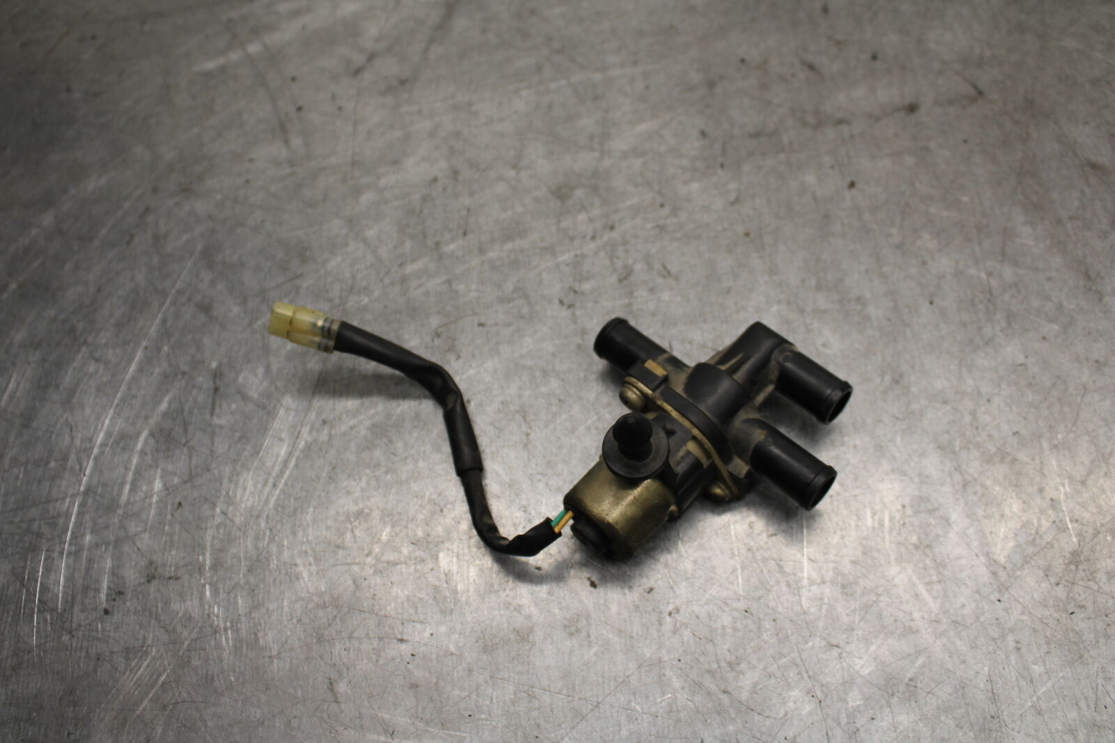 04-06 YAMAHA YZF R1 AIR VALVE SOLENOID TOP ENGINE SWITCH SENSOR BB659