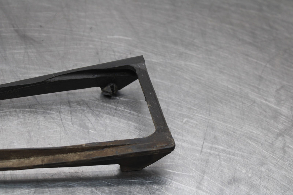 23 YAMAHA YZF R3 SWINGARM CHAIN BUFFER SLIDER GUIDE BB806