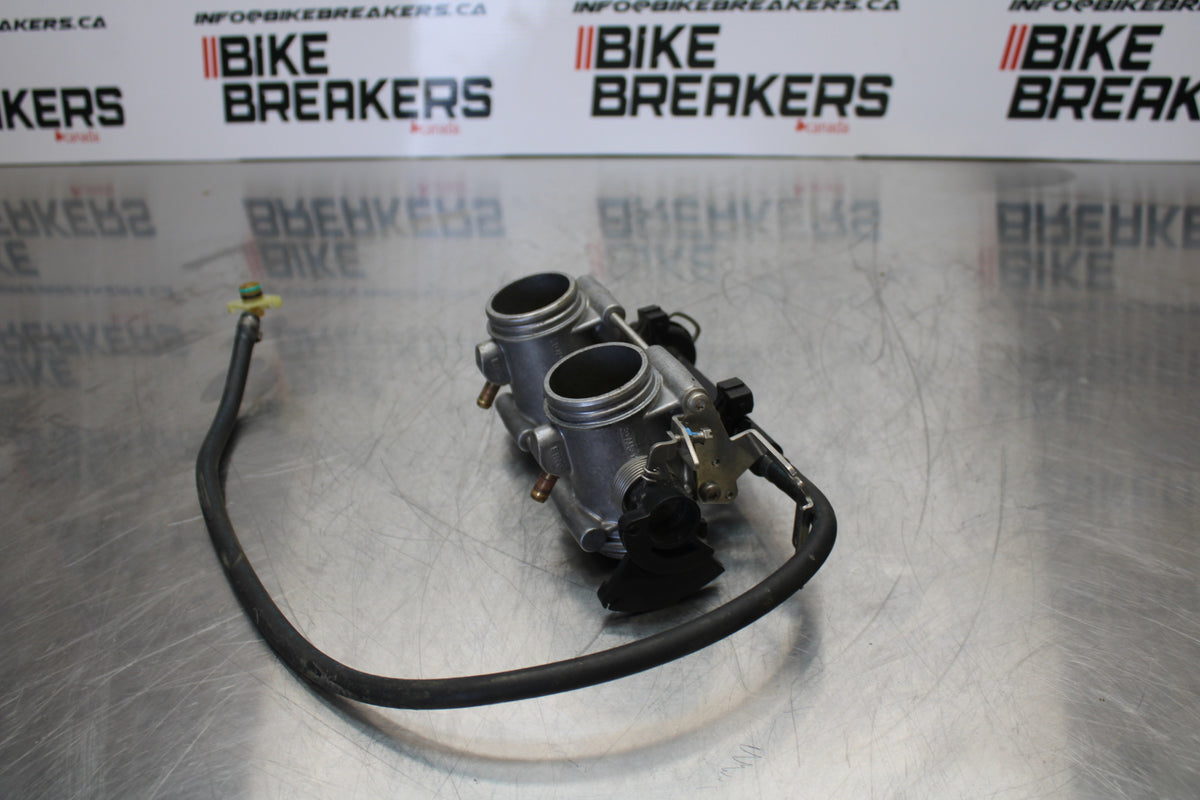 06-12 BMW F800ST MAIN FUEL INJECTORS / THROTTLE BODIES BB144