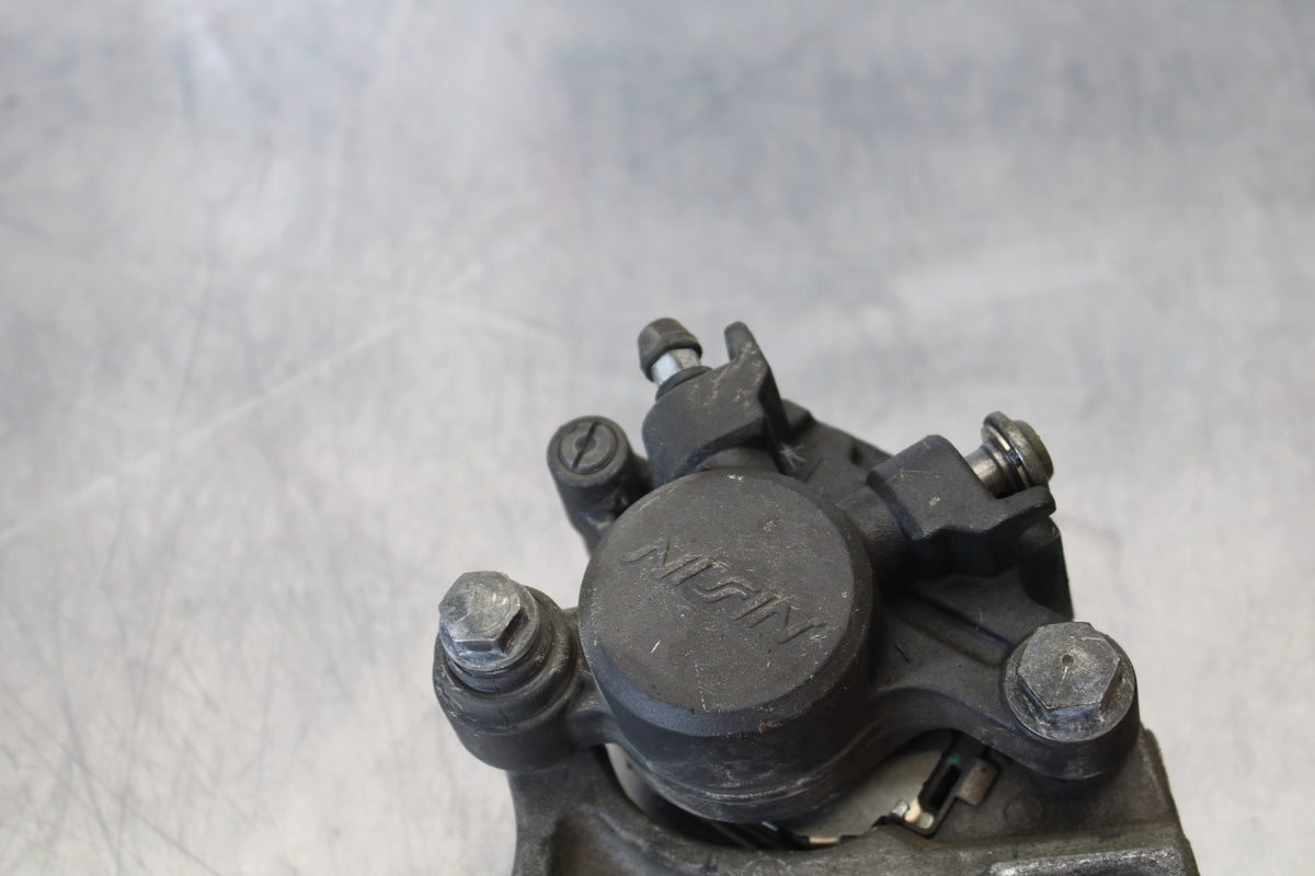 07-08 YAMAHA YZF R1 REAR BACK BRAKE CALIPER W MOUNT BRACKET BB160
