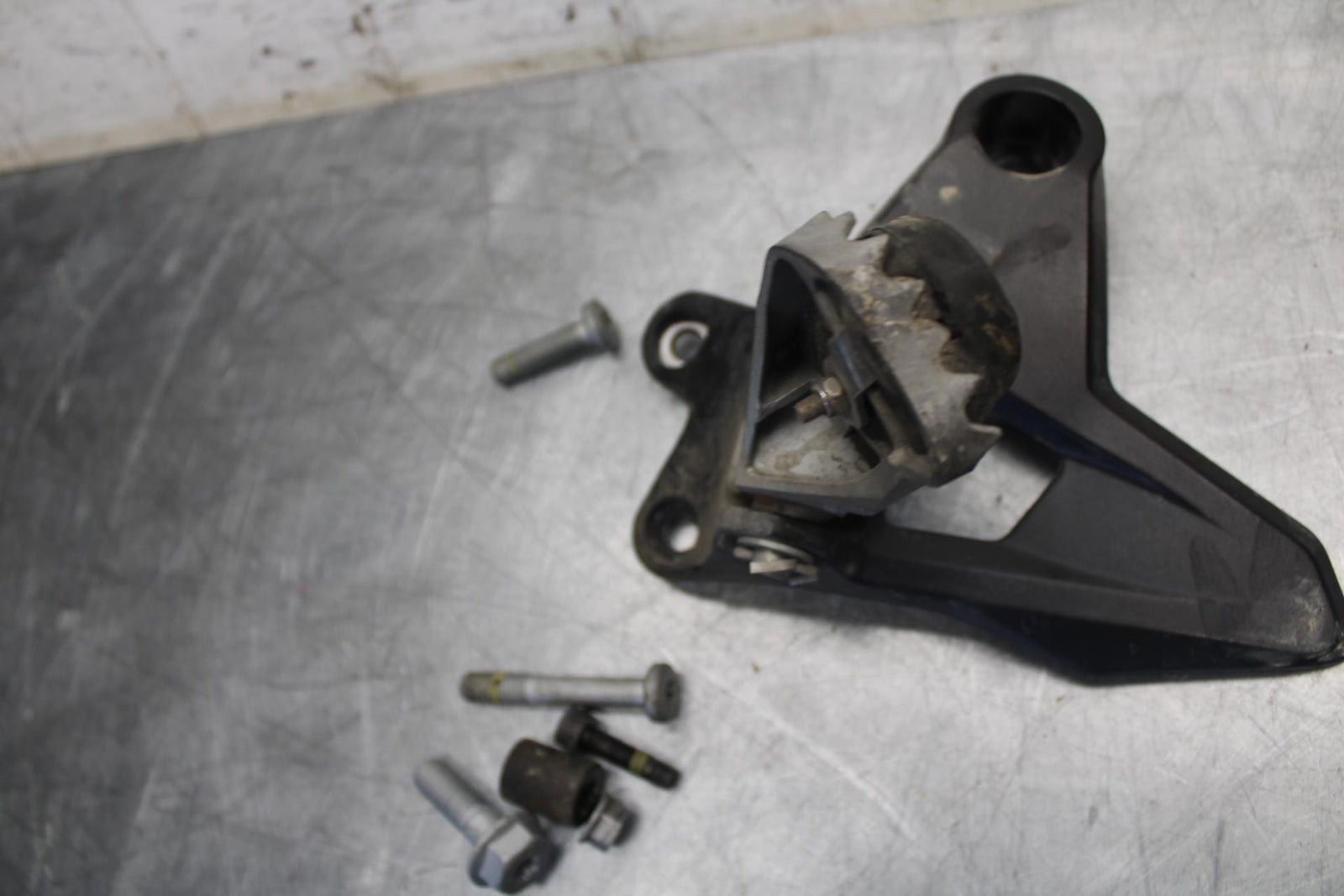 22 KTM 890 ADVENTURE   LEFT REARSET REAR SET DRIVER FOOT PEG REST STOP BB514