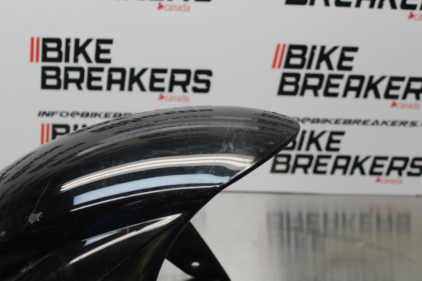 11 SUZUKI GSXR1000 FRONT WHEEL FENDER COWL FAIRING BB142