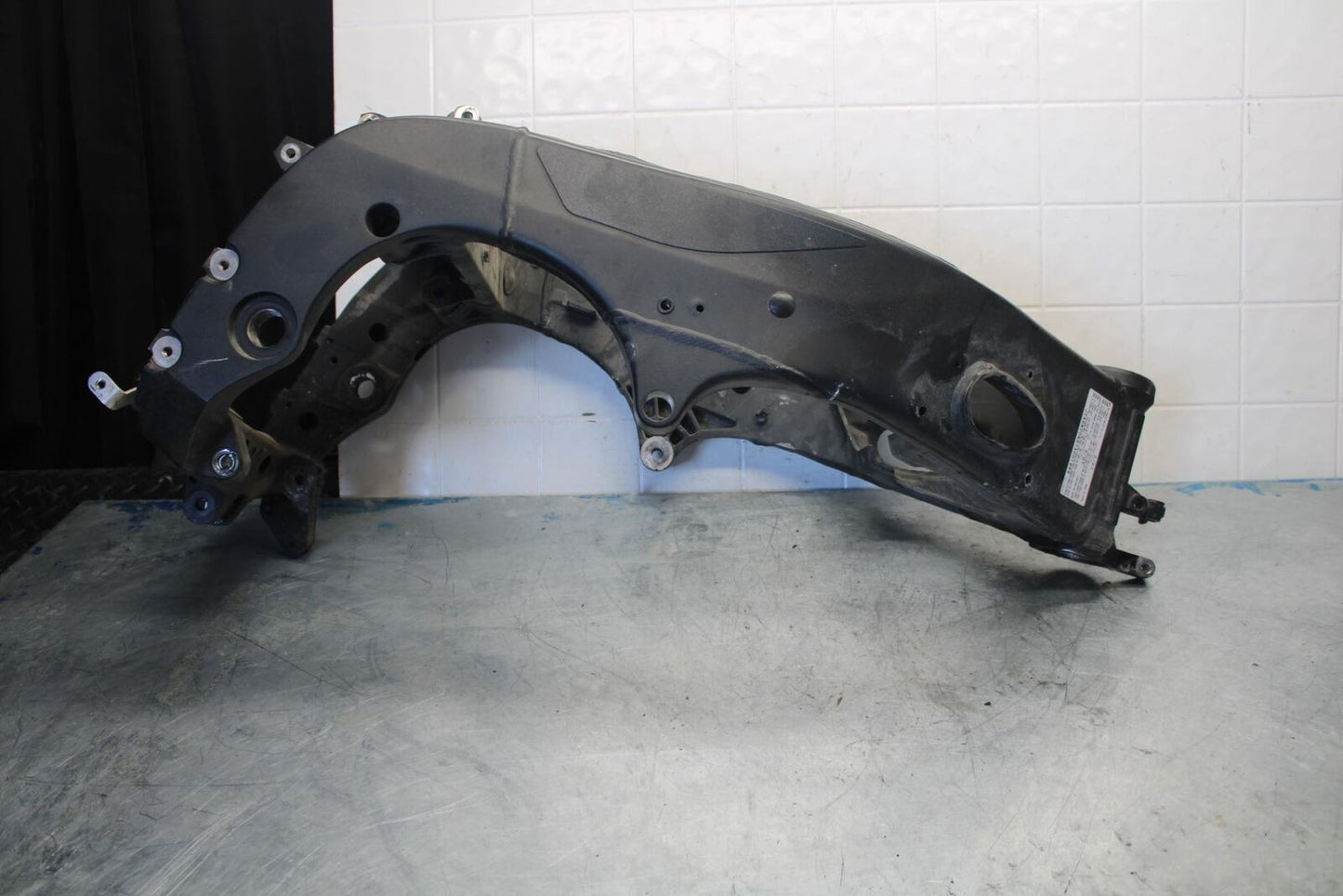 07-08 YAMAHA YZF R1 FRAME CHASSIS BB425