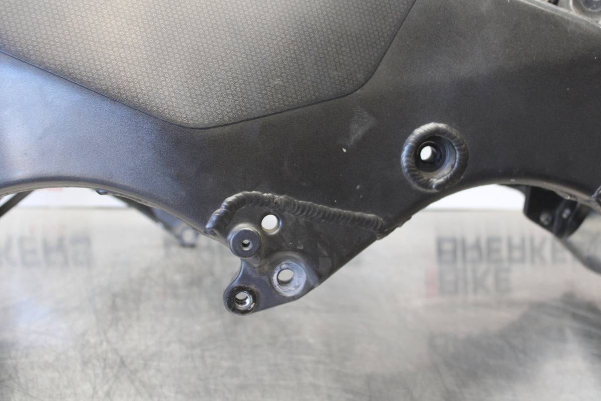 04-05 KAWASAKI NINJA ZX10R FRAME CHASSIS BB163