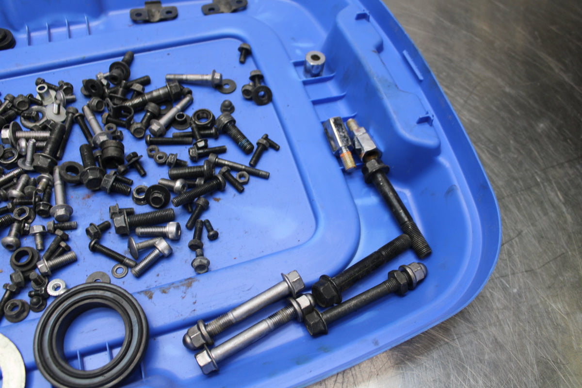 09 YAMAHA ROYAL STAR XVZ1300TF VENTURE MOUNTING BOLTS HARDWARE BB151