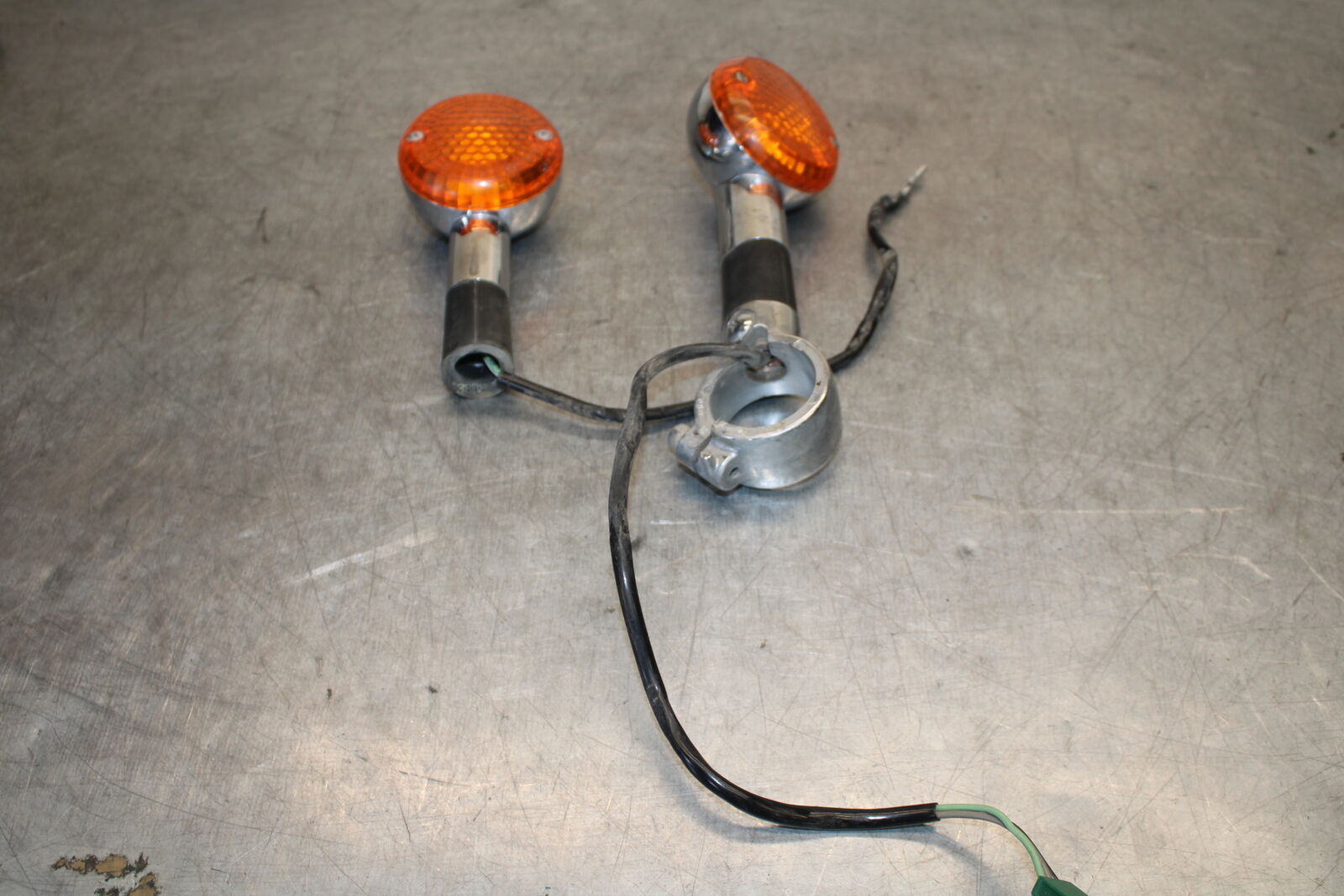 87-03 SUZUKI INTRUDER 1400 VS1400GLP FRONT LEFT RIGHT TURN SIGNALS LIGHT BB702