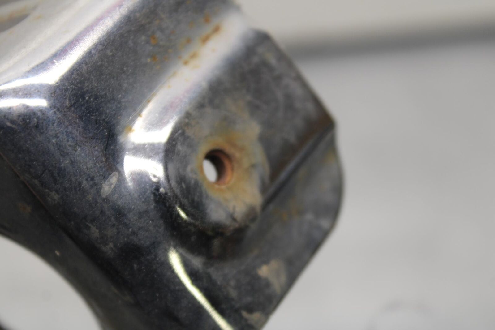 80-83 SUZUKI GS750E LOWER TRIPLE STEM COVER TRIM BB82