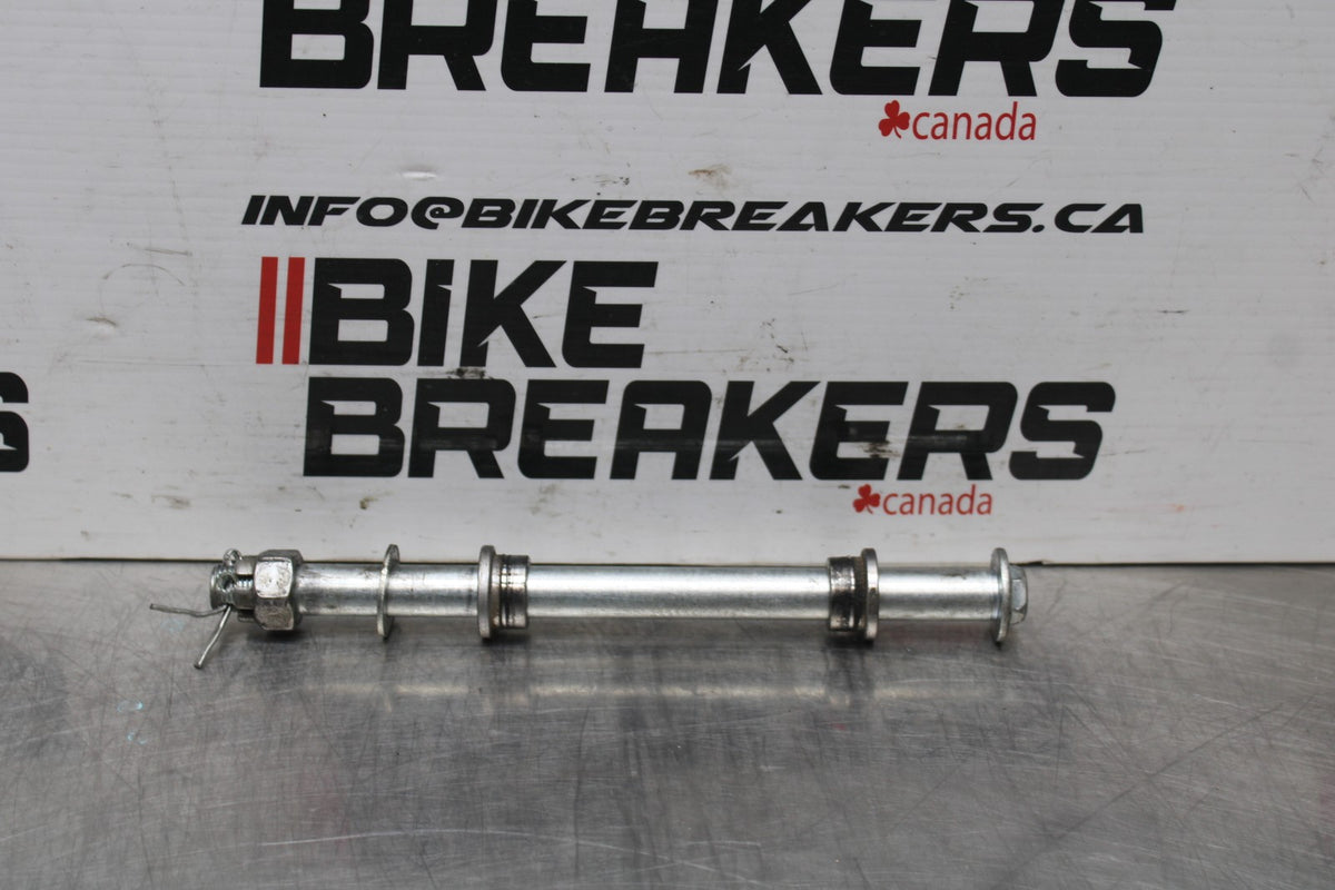 24 KAWASAKI NINJA 500 ABS FRONT WHEEL RIM AXLE PIVOT BOLT BB818