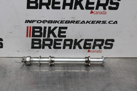 24 KAWASAKI NINJA 500 ABS FRONT WHEEL RIM AXLE PIVOT BOLT BB818