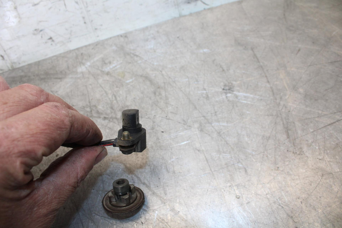 1998 Suzuki TL1000S SPEED SPEEDOMETER SENSOR BB508