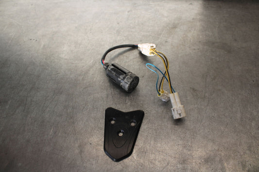 09-14 YAMAHA YZF R1 TST AFTERMARKET TURN SIGNAL RELAY FLASHER SWITCH  BB696