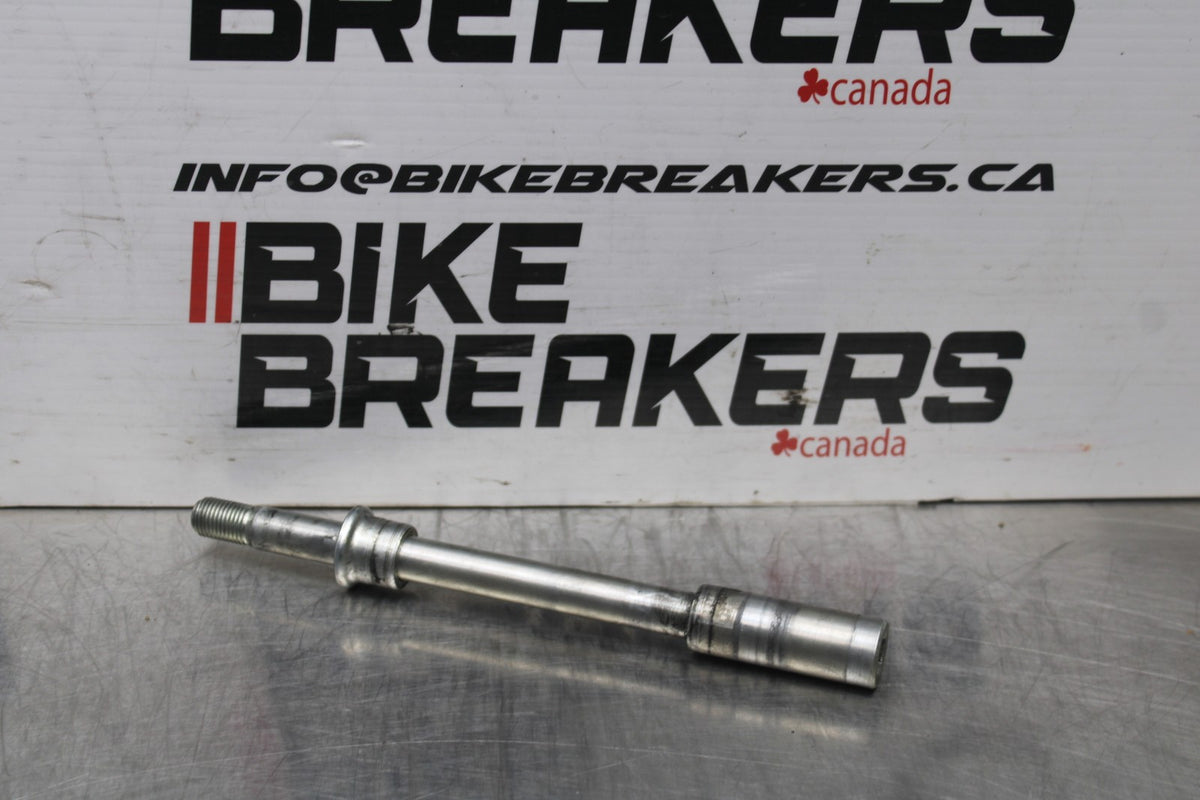 15 SUZUKI GW250F FRONT WHEEL RIM AXLE PIVOT BOLT BB789
