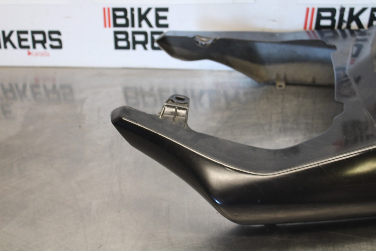 03-04 YAMAHA YZF R6 REAR BACK TAIL FAIRING COWL SHROUD BB890