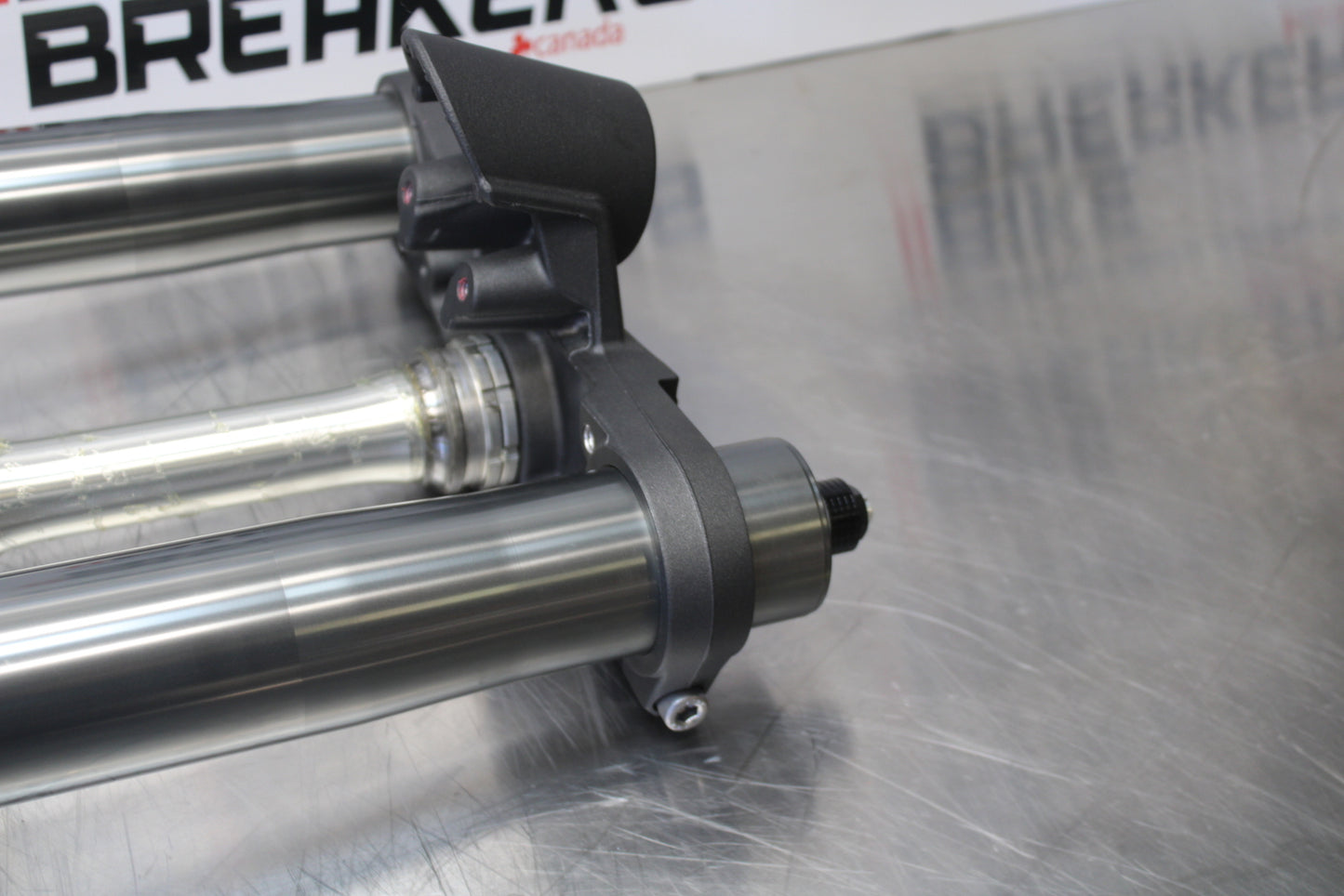 23-24 KAWASAKI NINJA ZX14R FRONT END FORKS SUSPENSION TRIPLE TREES/ AXLE BB153