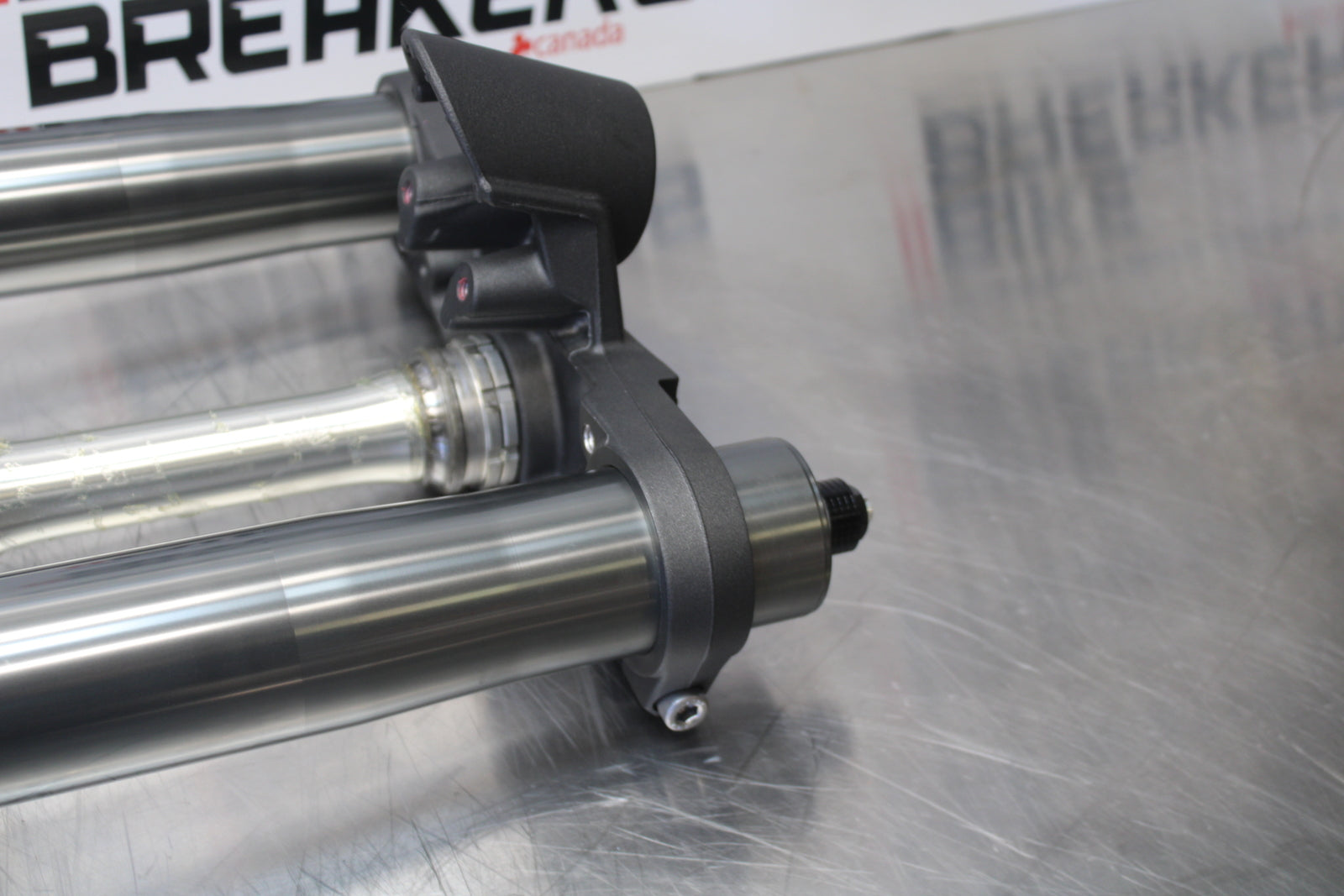 23-24 KAWASAKI NINJA ZX14R FRONT END FORKS SUSPENSION TRIPLE TREES/ AXLE BB153