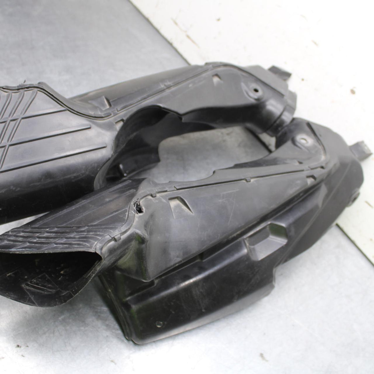 06-07 SUZUKI GSXR750 RIGHT LEFT AIR INTAKE DUCTS BB645