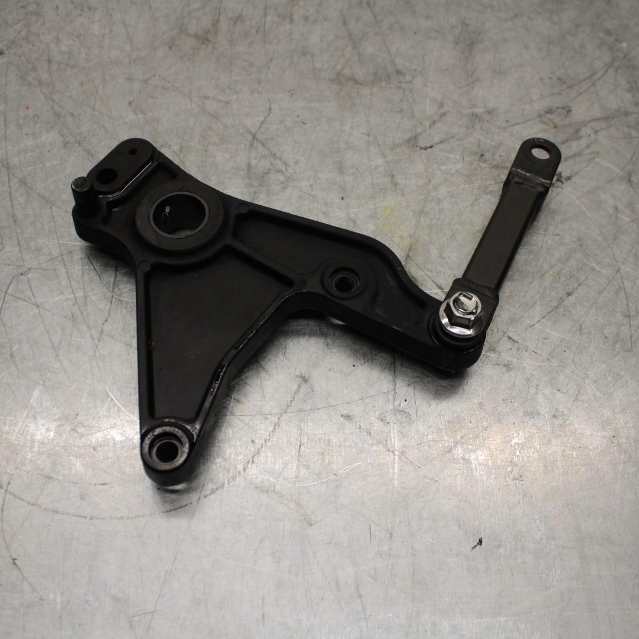 10-13 KAWASAKI Z1000 REAR BRAKE CALIPER HANGER BACK MOUNTING BRACKET  BB421