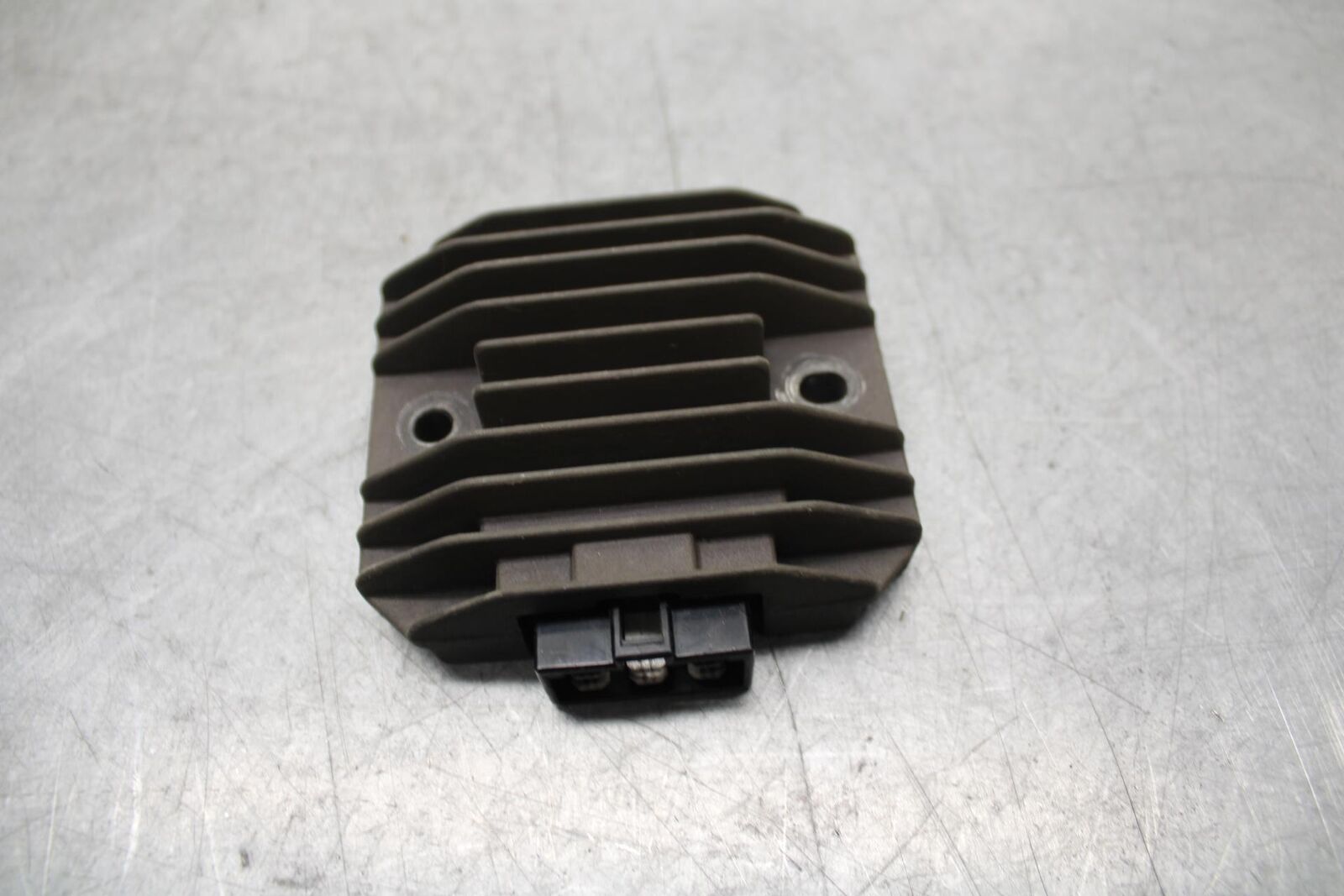 2001 Kawasaki Ninja ZX6 ZX600E RECTIFIER VOLTAGE REGULATOR BB547