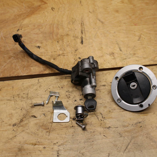 07-12 SUZUKI BANDIT 650S IGNITION LOCK KEY SET W/ GAS CAP AND SEAT LOCK BB328