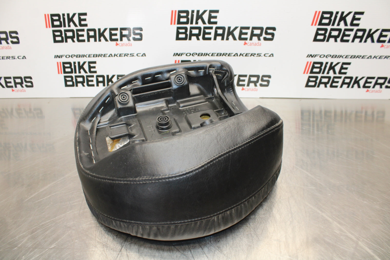 09 YAMAHA ROYAL STAR XVZ1300TF VENTURE REAR BACK PASSENGER SEAT BB151