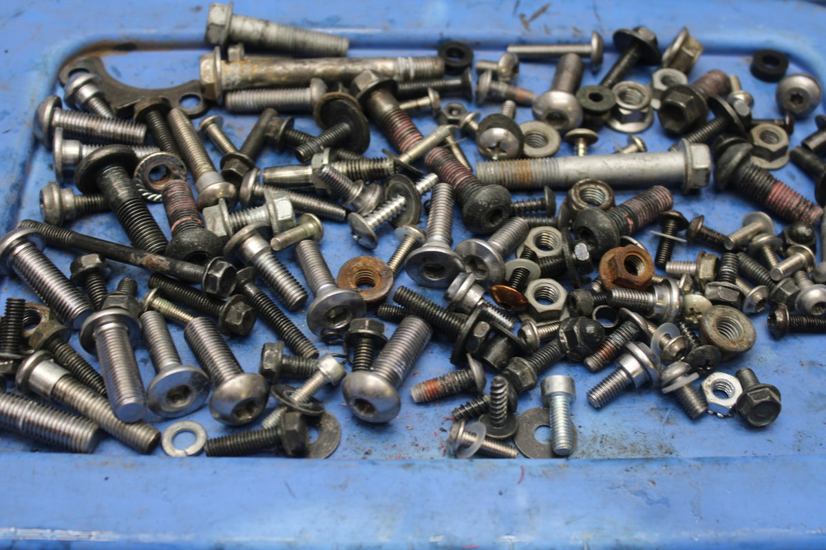 08 KAWASAKI NINJA ZX10R MOUNTING BOLTS HARDWARE SCREWS BB902