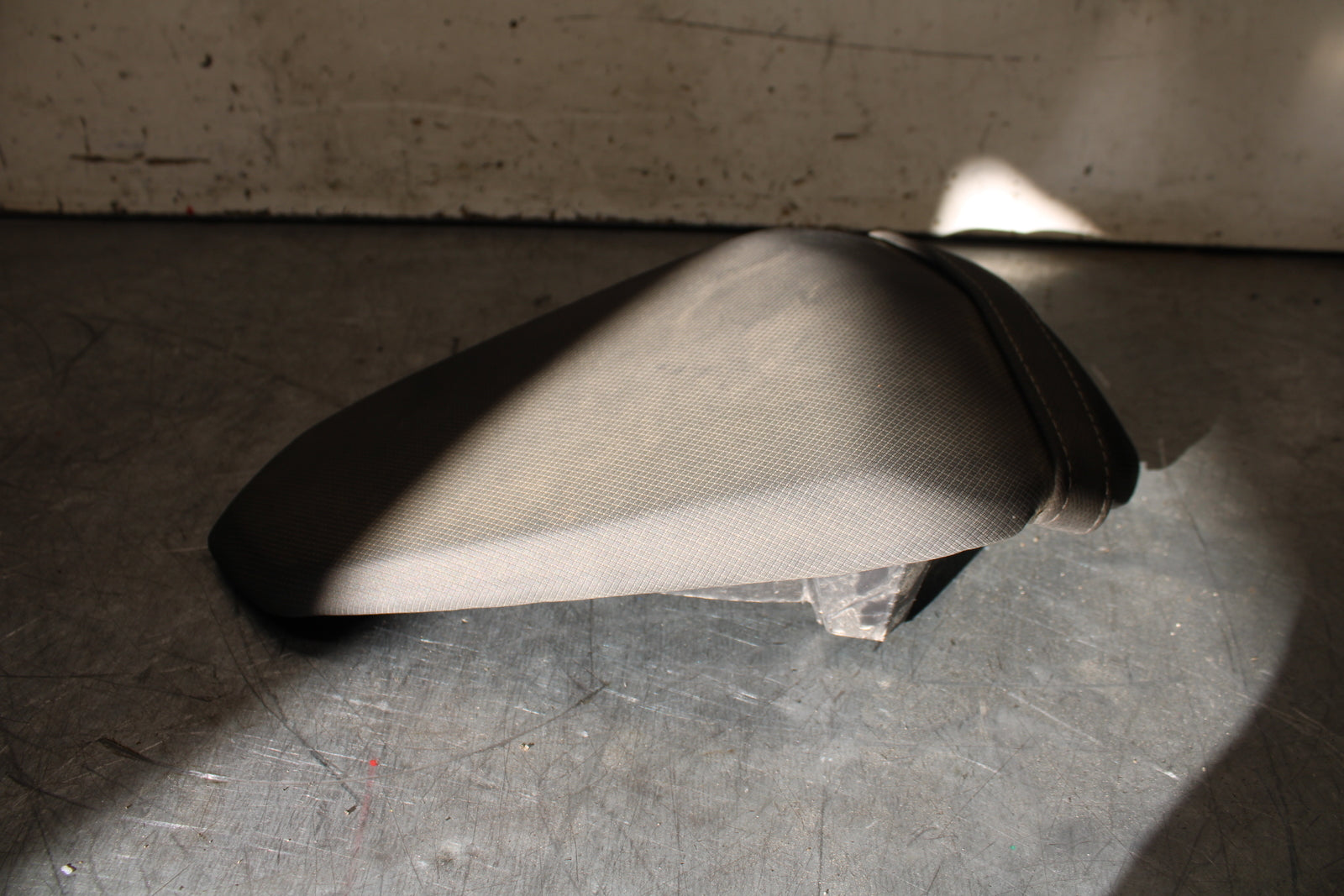 19-22 KAWASAKI Z400 REAR BACK PASSENGER TANDEM SEAT PAD SADDLE PILLION BB708