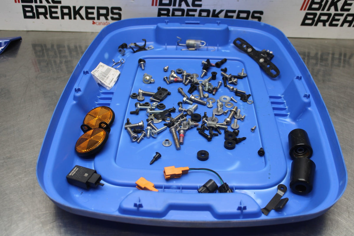 24-25 KAWASAKI NINJA ZX4R BOLTS HARDWARE MOTOR SCREWS BB827