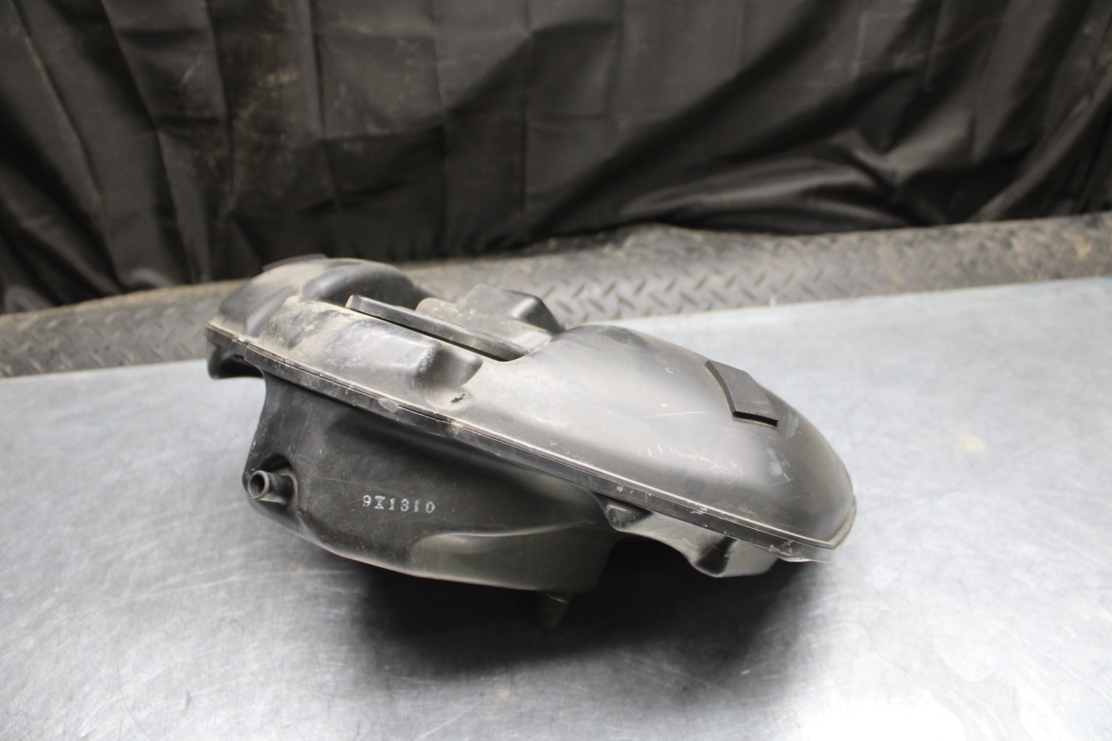 00 SUZUKI INTRUDER 1500 VL1500 AIRBOX AIR INTAKE FILTER BOX BB761