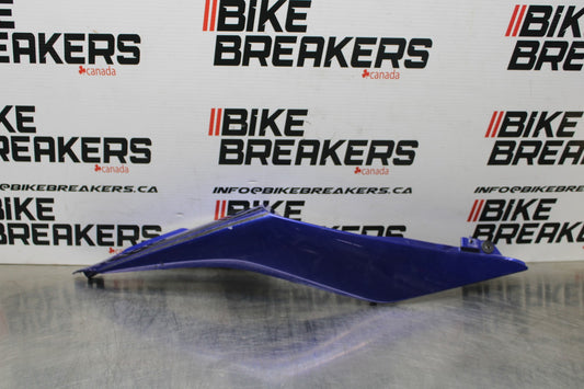 17-18 YAMAHA YZF R3 RIGHT REAR BACK TAIL FAIRING COWL SHROUD BB788