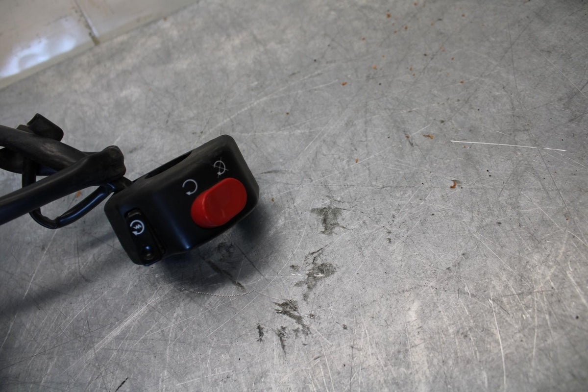 2006 Triumph Daytona 675 Triple RIGHT CLIP ON HANDLE KILL OFF START SWITCH BB434