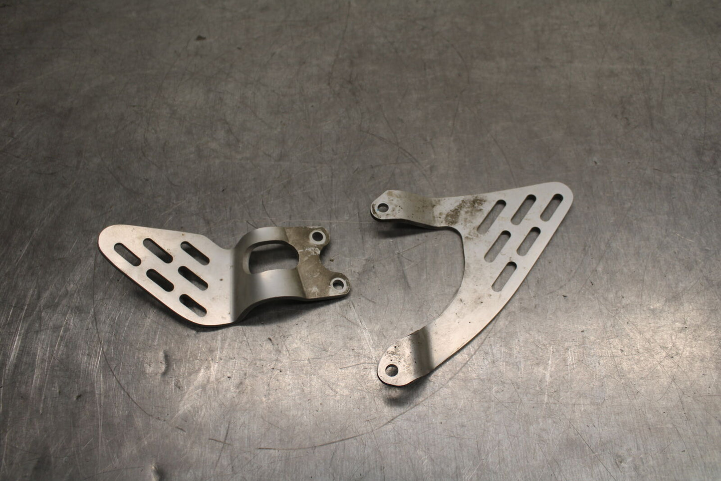 08-09 YAMAHA YZF R6S REARSET REAR SET HEEL GUARD COVER  BB114