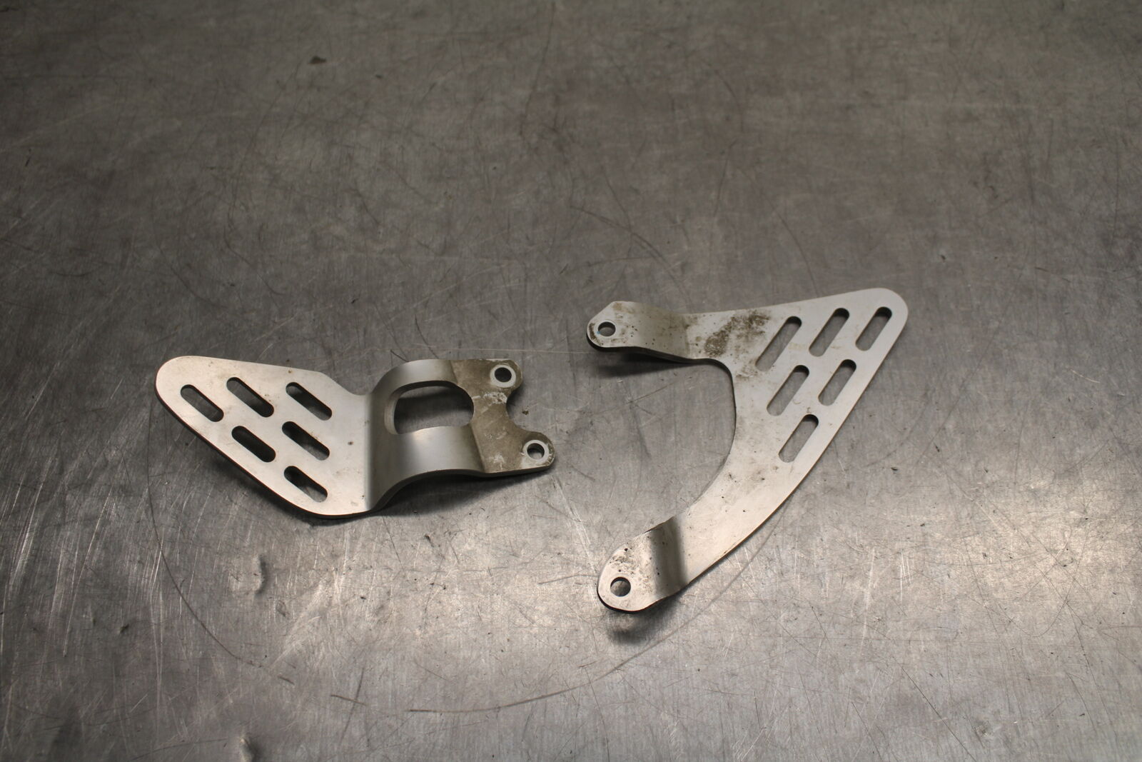 08-09 YAMAHA YZF R6S REARSET REAR SET HEEL GUARD COVER  BB114