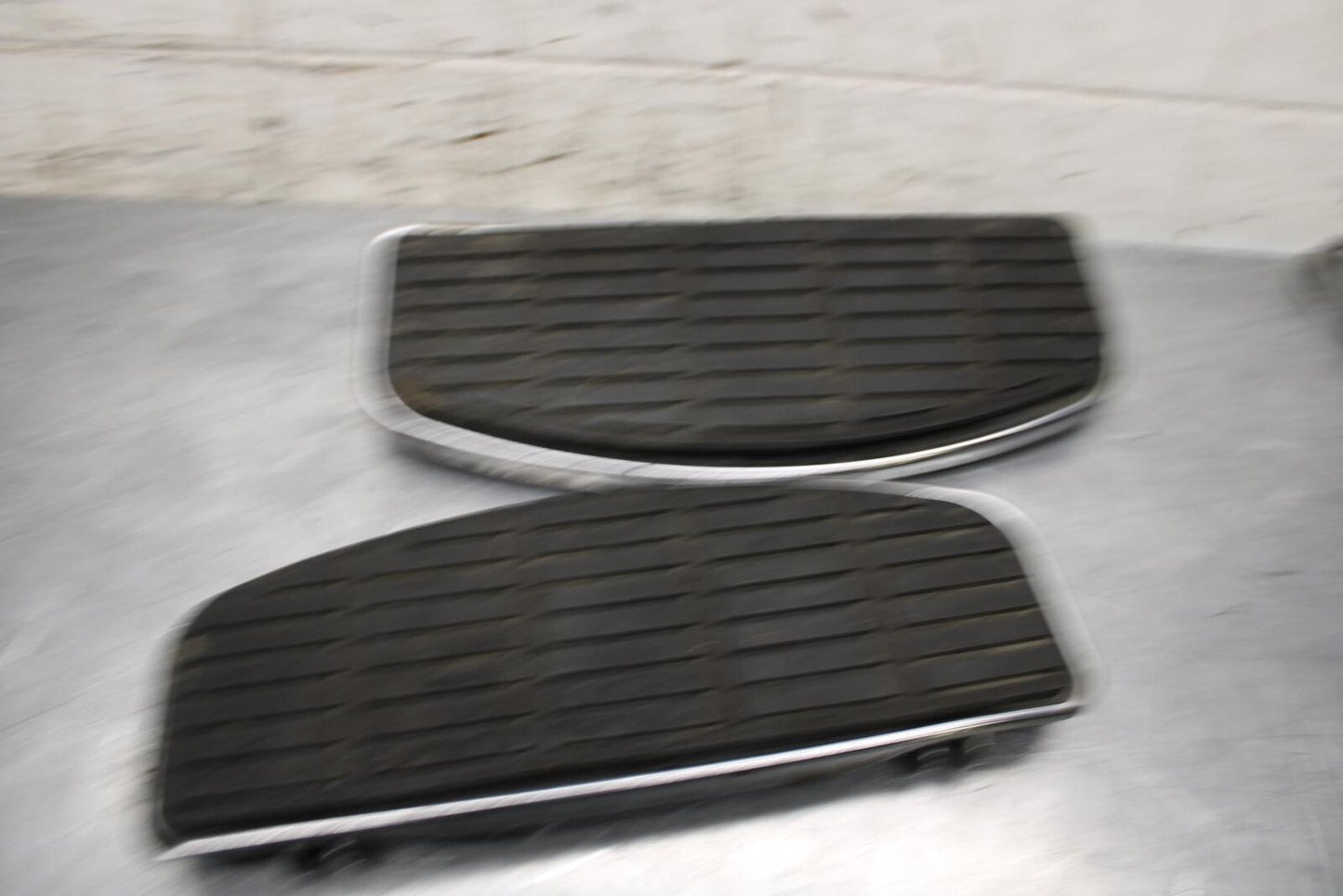 2007 Yamaha Road Star XV1700A FRONT FOOT RESTS PEGS STEPS SET PAIR BB562
