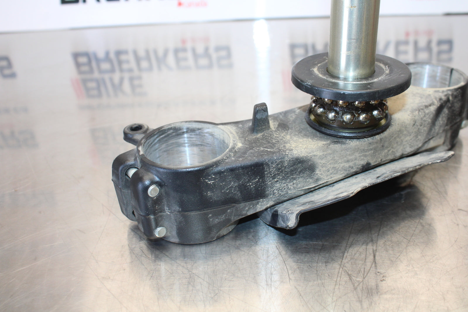 11 SUZUKI GSXR1000 FRONT FORKS CLAMP LOWER TRIPLE TREE STEM BB142