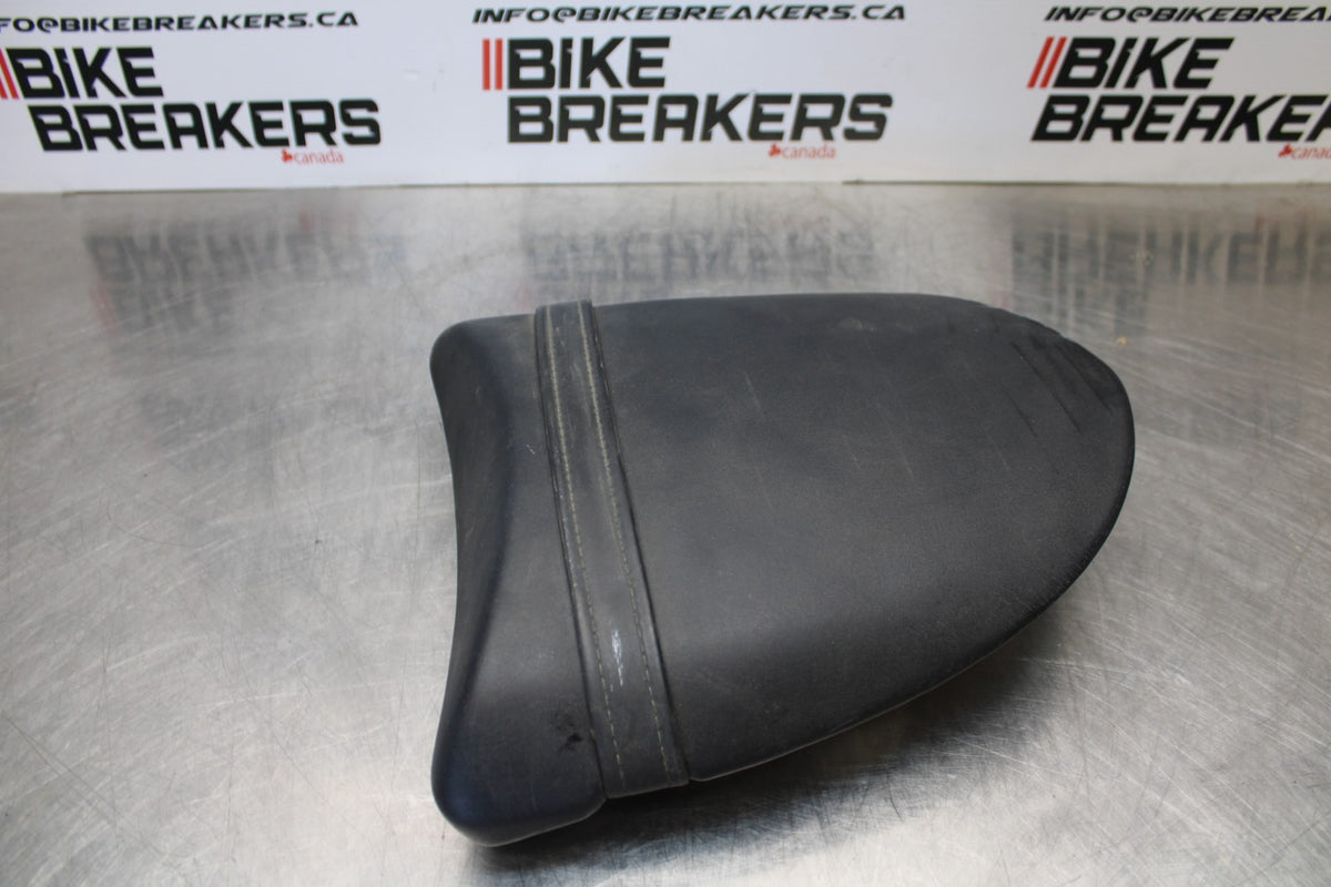 03-04 KAWASAKI NINJA ZX6R 636 REAR BACK PASSENGER TANDEM SEAT PAD SADDLE BB06