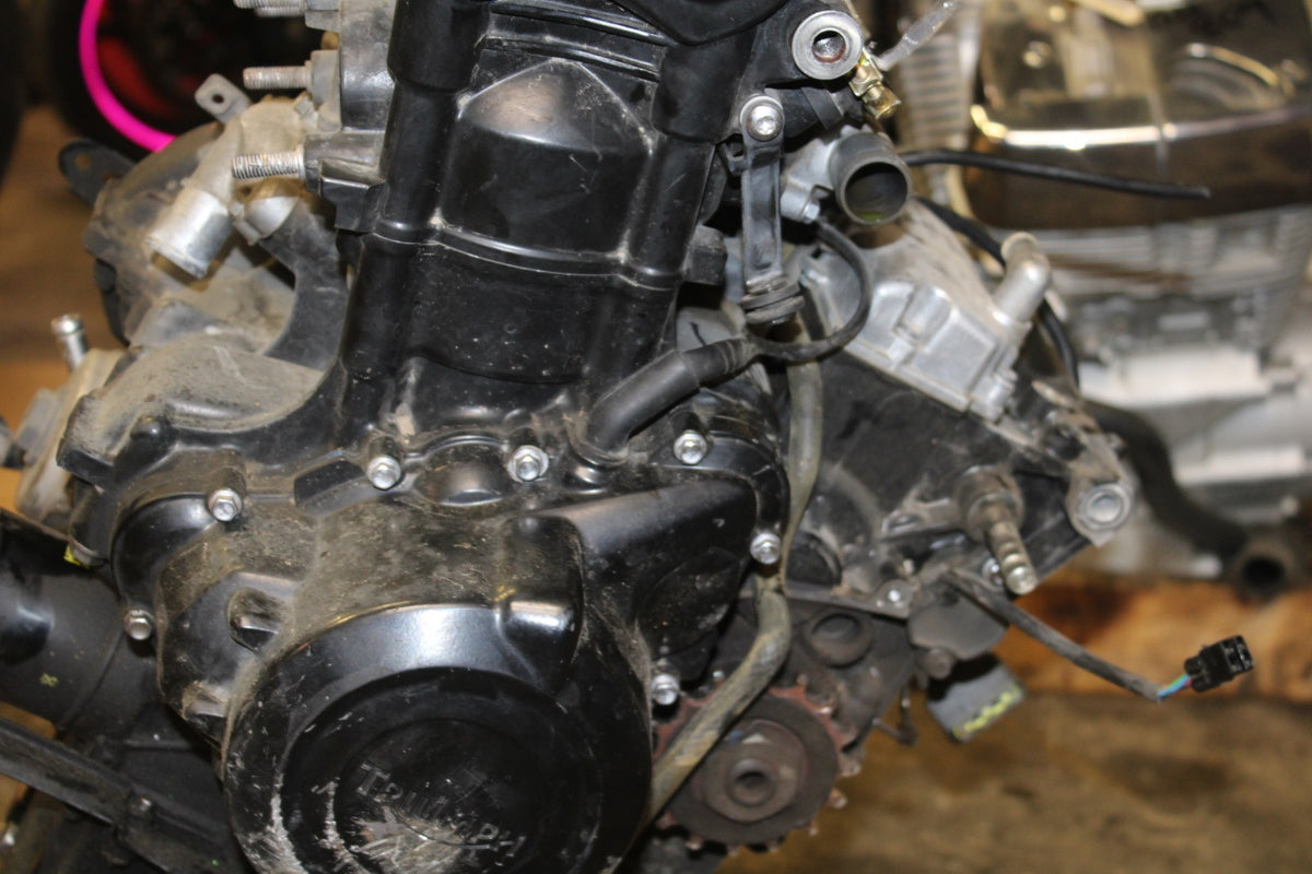 14 TRIUMPH STREET TRIPLE ABS ENGINE MOTOR BB808