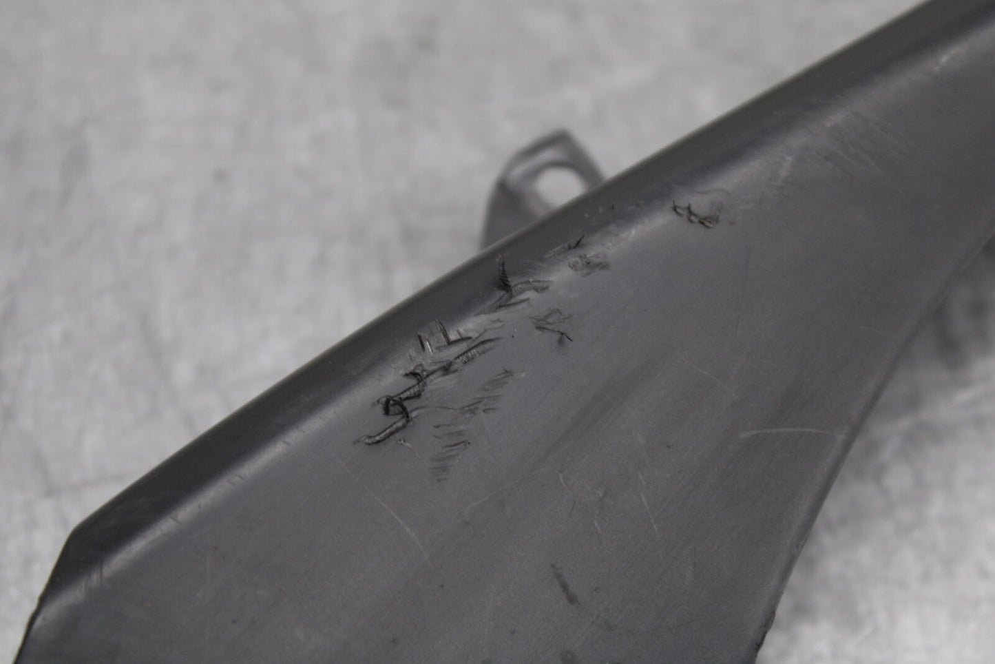 07-08 YAMAHA YZF R1 REAR BACK DRIVE CHAIN GUARD COVER SHIELD BB724