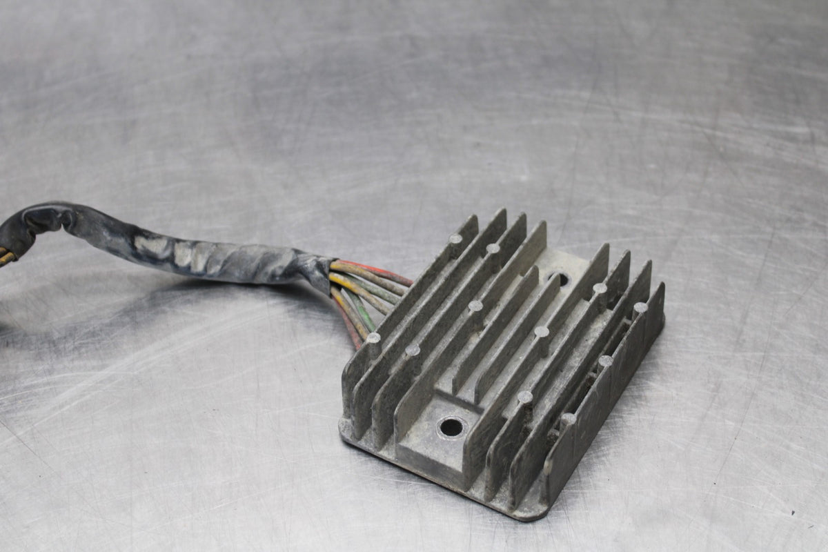 05 DUCATI SUPERSPORT 800 RECTIFIER VOLTAGE REGULATOR BB913